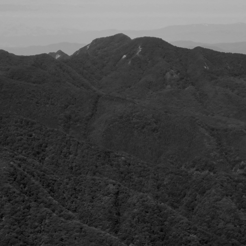 北雁戸より龍山遠望